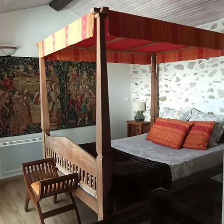 La Fleur De Lys Bed & Breakfast Mauleon